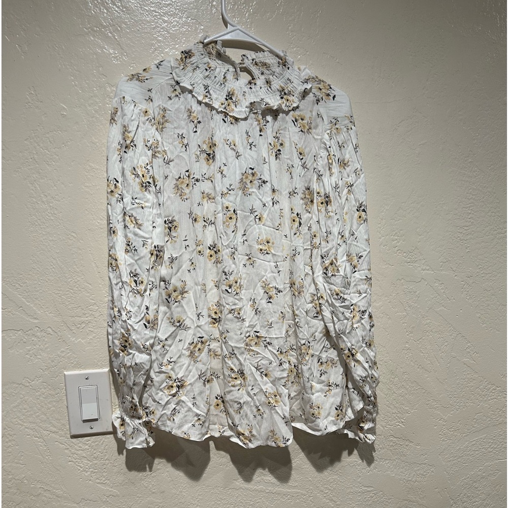 Ces femme nwot m floral blouse mock neck feminine